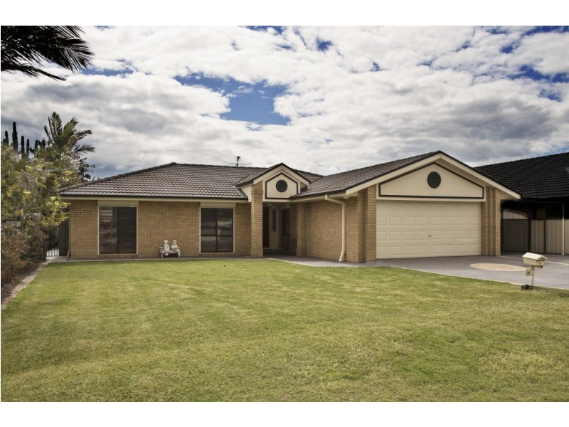 19 Main Road, Heddon Greta NSW 2321