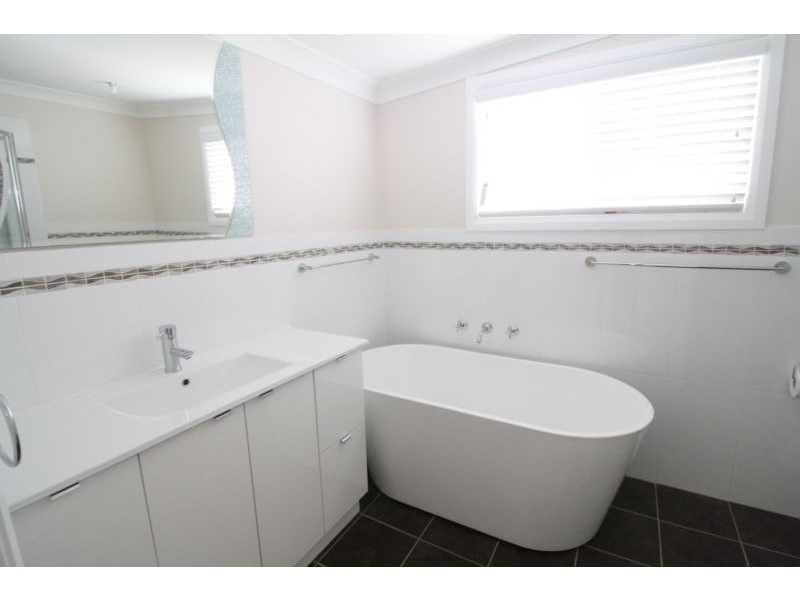 16 William Street, Abermain NSW 2326