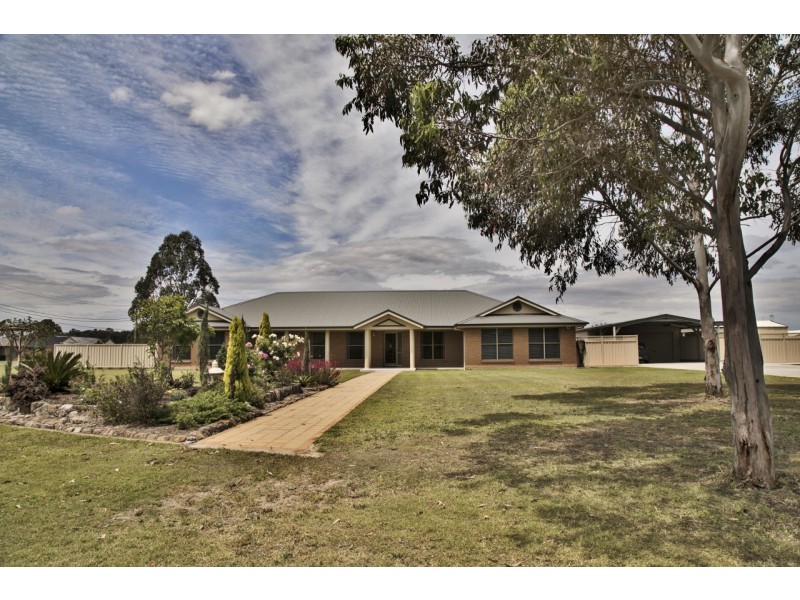 56 Forbes Crescent, Cliftleigh NSW 2321