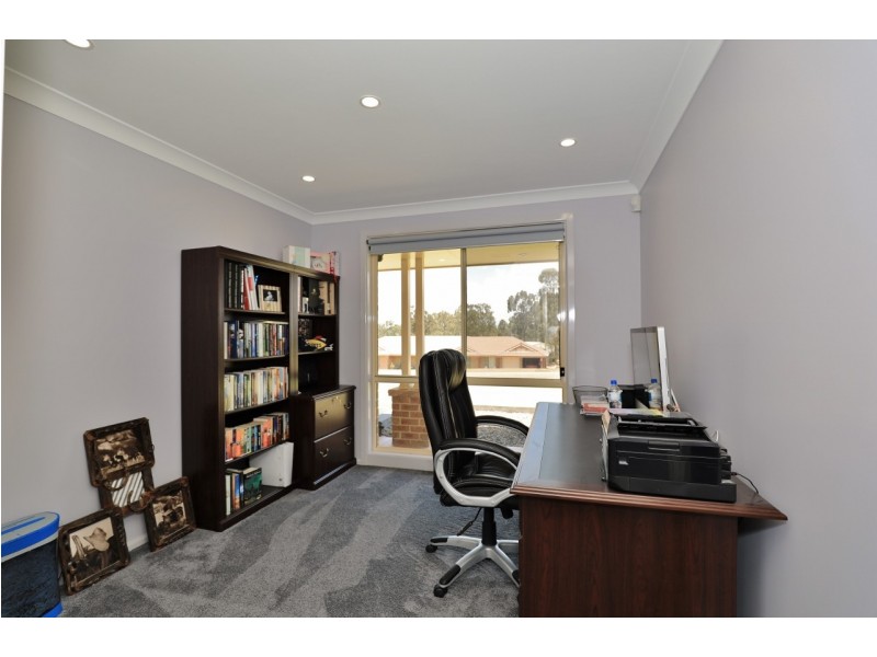 9 Kookaburra Close, Weston NSW 2326