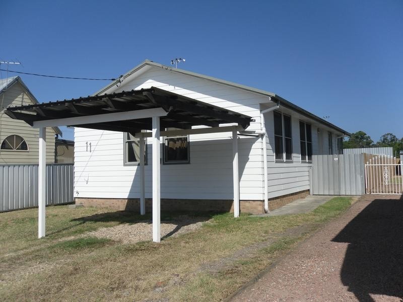 11 Charles Street, Abermain NSW 2326