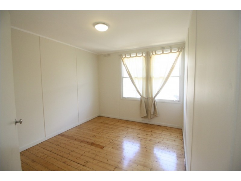 11 Charles Street, Abermain NSW 2326