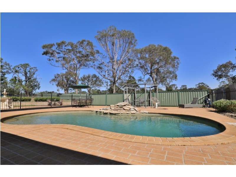 53 Frame Drive, Abermain NSW 2326
