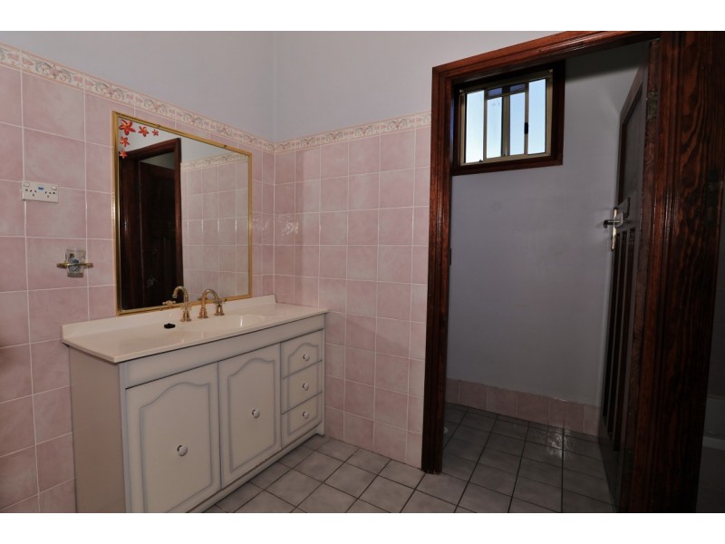 38 Anzac Avenue, Cessnock NSW 2325