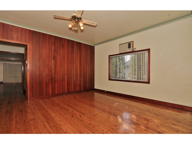 38 Anzac Avenue, Cessnock NSW 2325