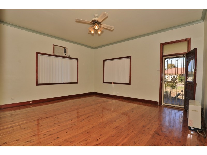 38 Anzac Avenue, Cessnock NSW 2325