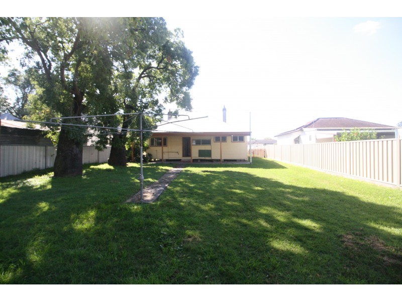 9 Newton Avenue, Cessnock NSW 2325