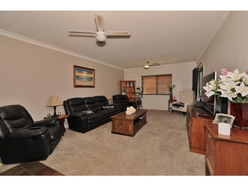 70 Boundary Street, Bishops Bridge NSW 2326