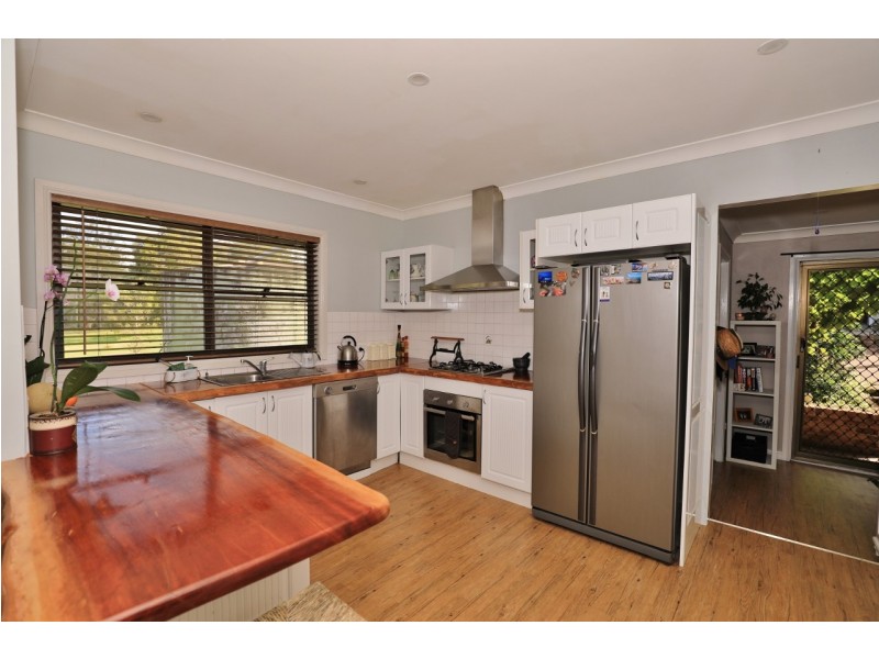 70 Boundary Street, Bishops Bridge NSW 2326