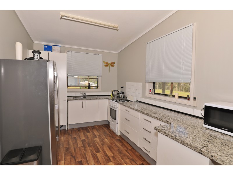 70 Boundary Street, Bishops Bridge NSW 2326