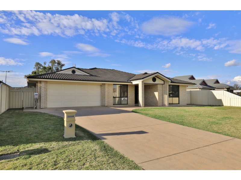 5 Ashton Drive, Heddon Greta NSW 2321