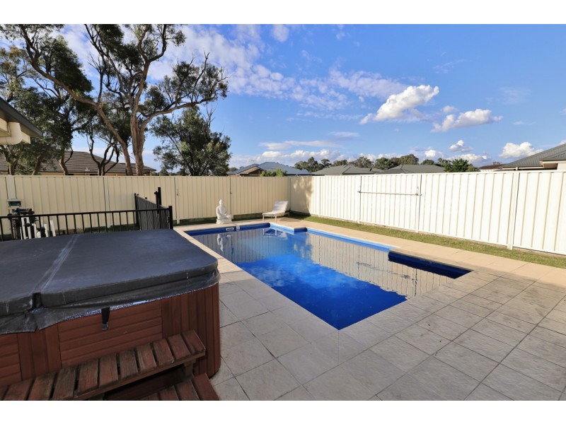 5 Ashton Drive, Heddon Greta NSW 2321