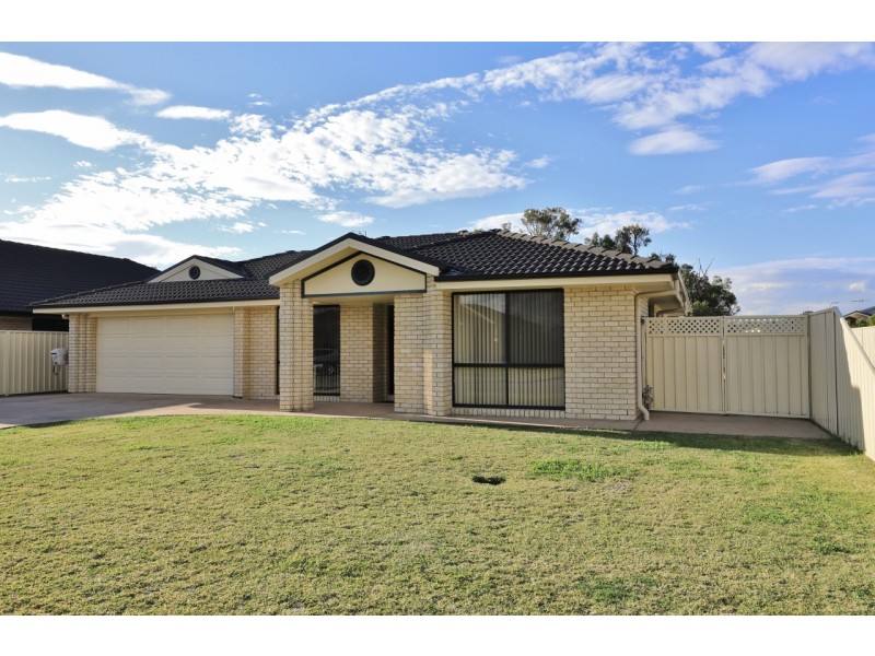 5 Ashton Drive, Heddon Greta NSW 2321