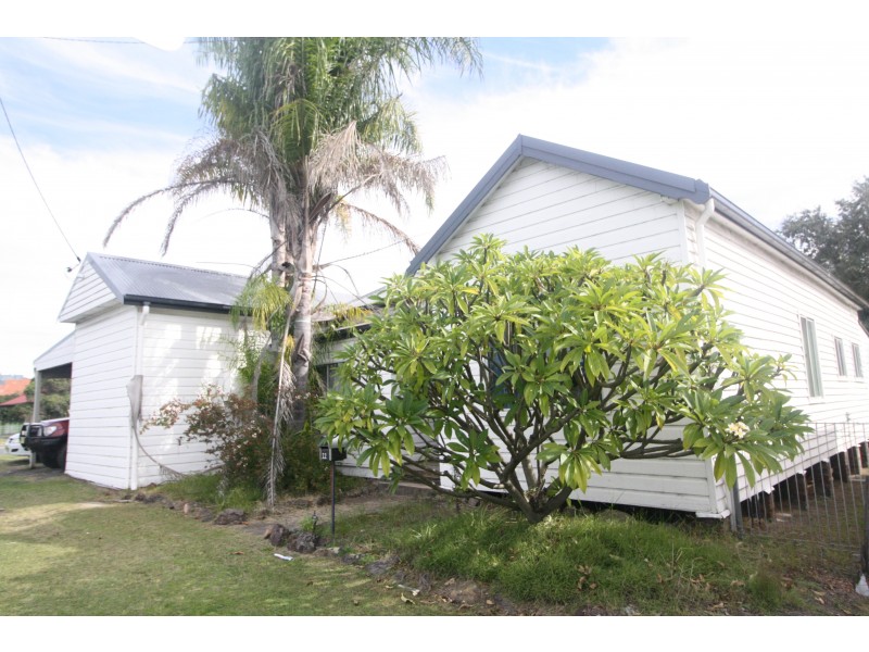 12 Government Road, Weston NSW 2326