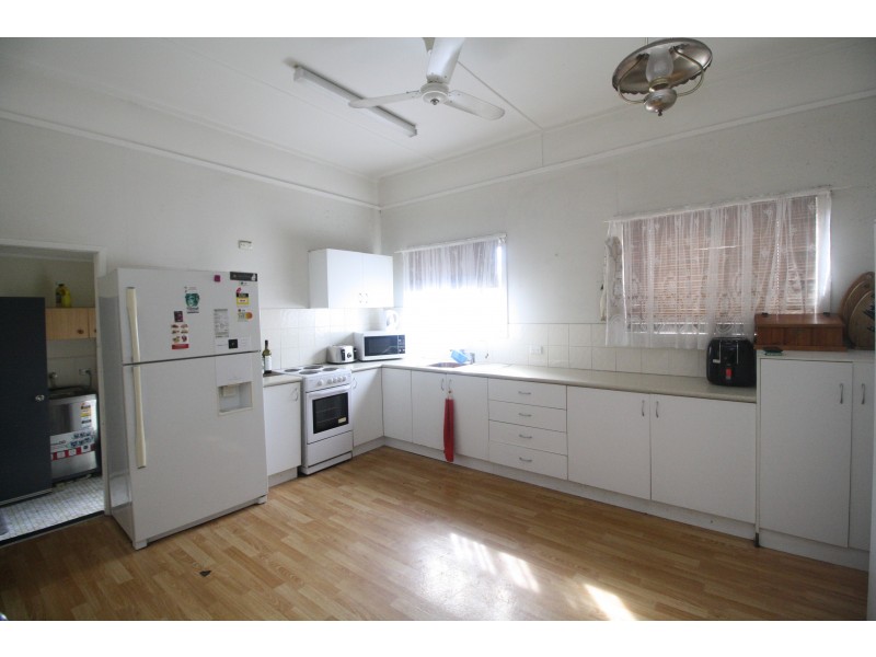 12 Government Road, Weston NSW 2326
