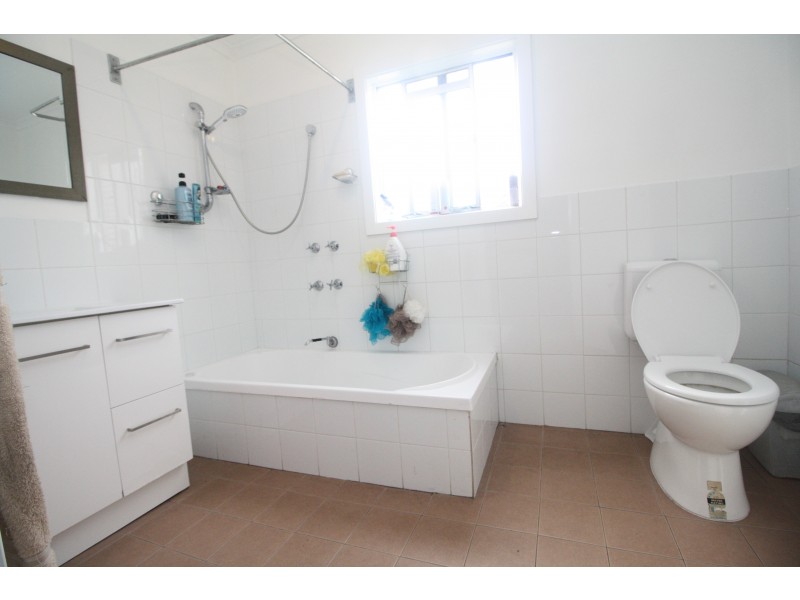 12 Government Road, Weston NSW 2326