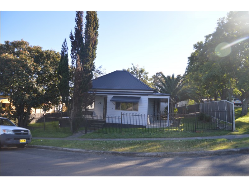 8 Cooper Street, Cessnock NSW 2325