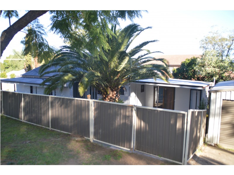8 Cooper Street, Cessnock NSW 2325
