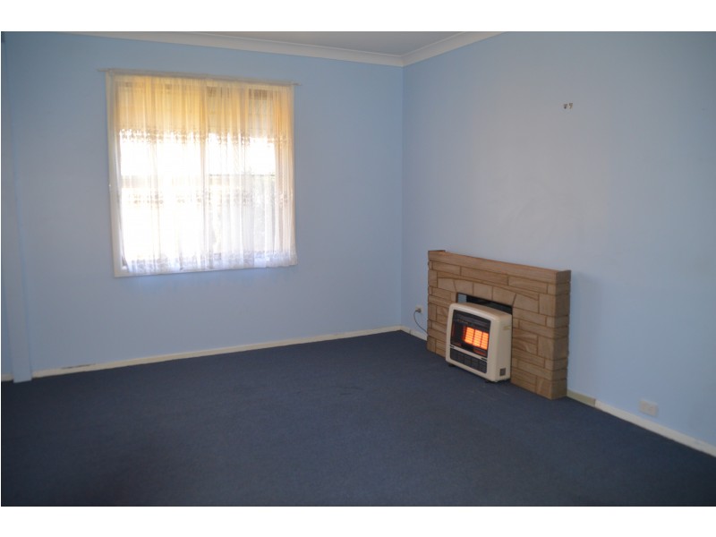 8 Cooper Street, Cessnock NSW 2325