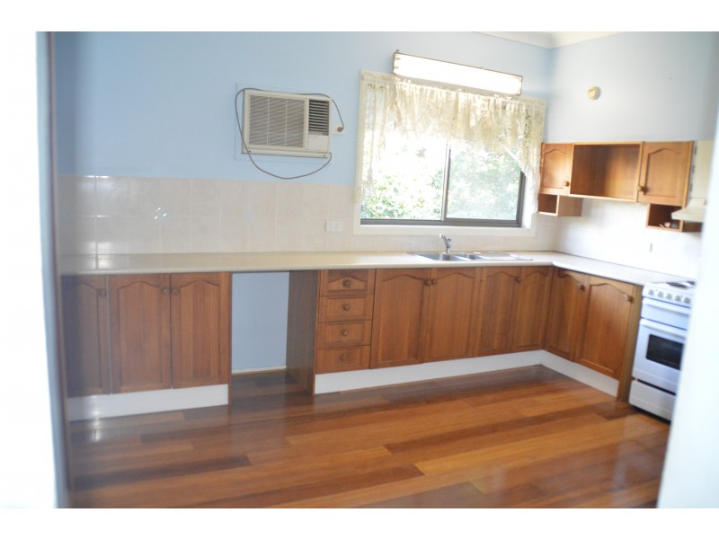 8 Cooper Street, Cessnock NSW 2325
