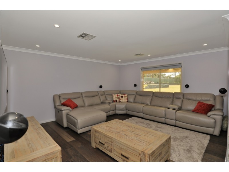 9 Kookaburra Close, Weston NSW 2326