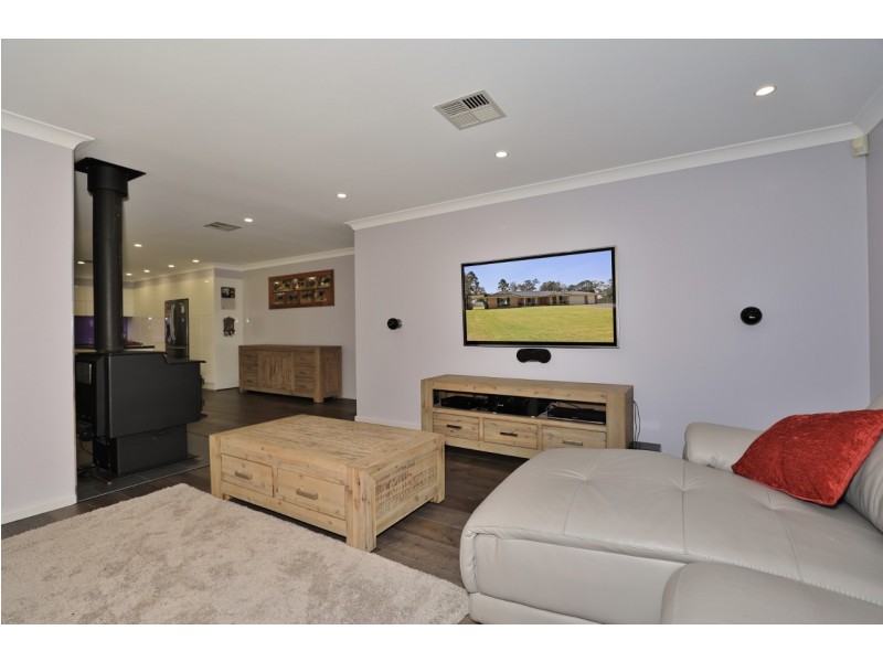 9 Kookaburra Close, Weston NSW 2326