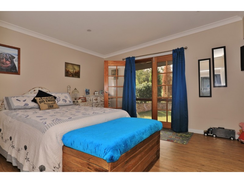 70 Boundary Street, Bishops Bridge NSW 2326
