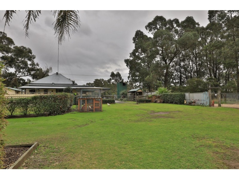 1 Neath Road, Neath NSW 2326
