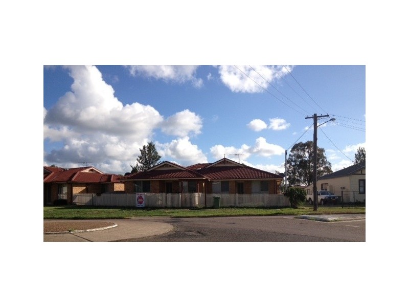 2/4 Sports Ave, Cessnock NSW 2325