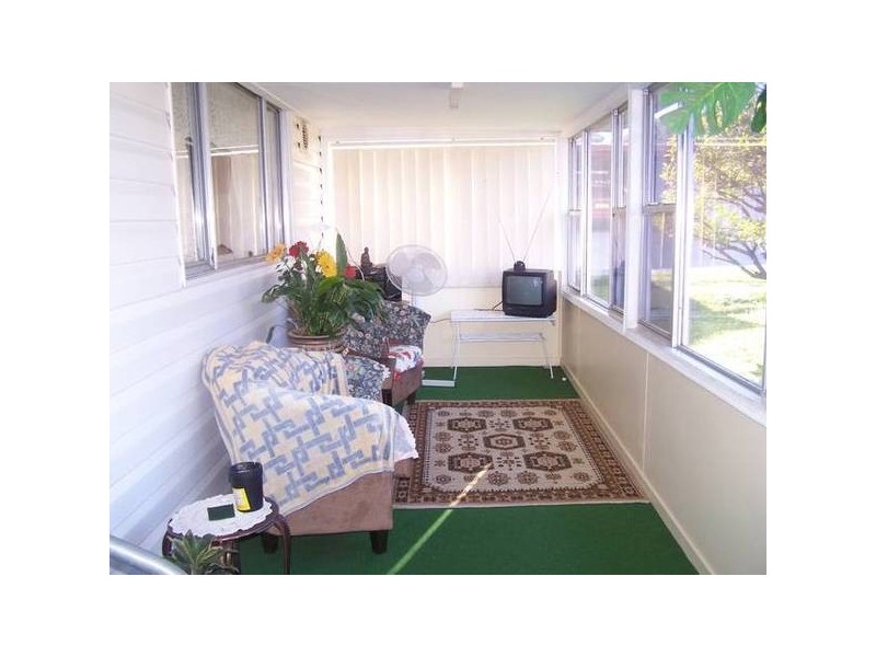 Deakin, Kurri Kurri NSW 2327