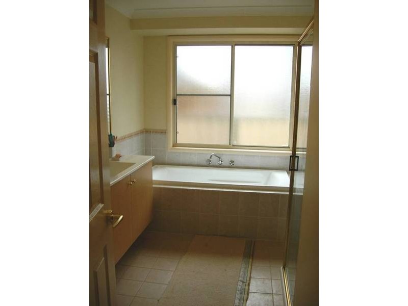 18 Casson Ave, Cessnock NSW 2325