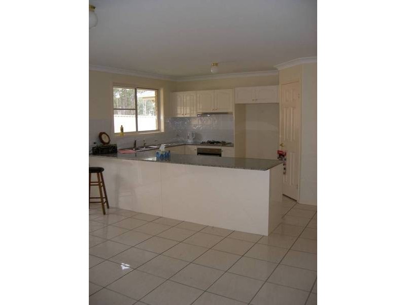 18 Casson Ave, Cessnock NSW 2325