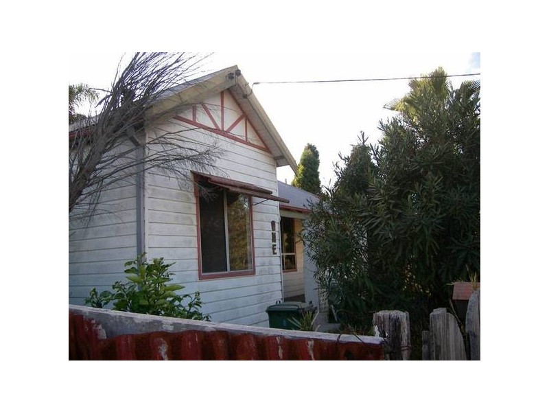 1 Charles Street, Abermain NSW 2326