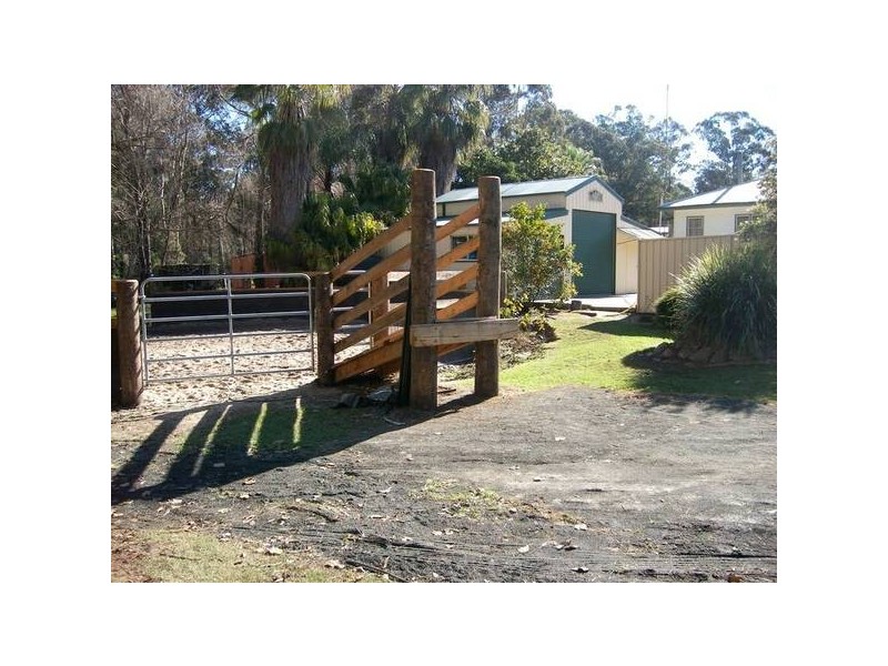 16 Ellalong Road, Pelton NSW 2325