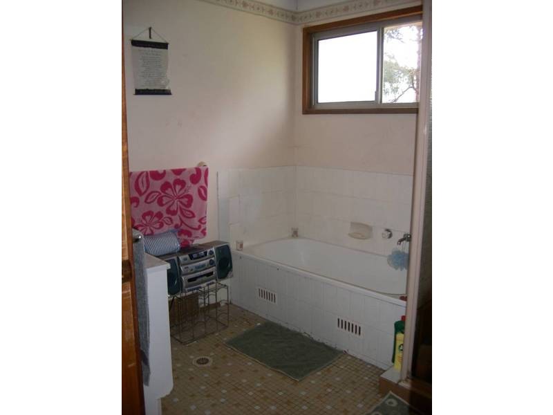 24 Rugby Street, Ellalong NSW 2325