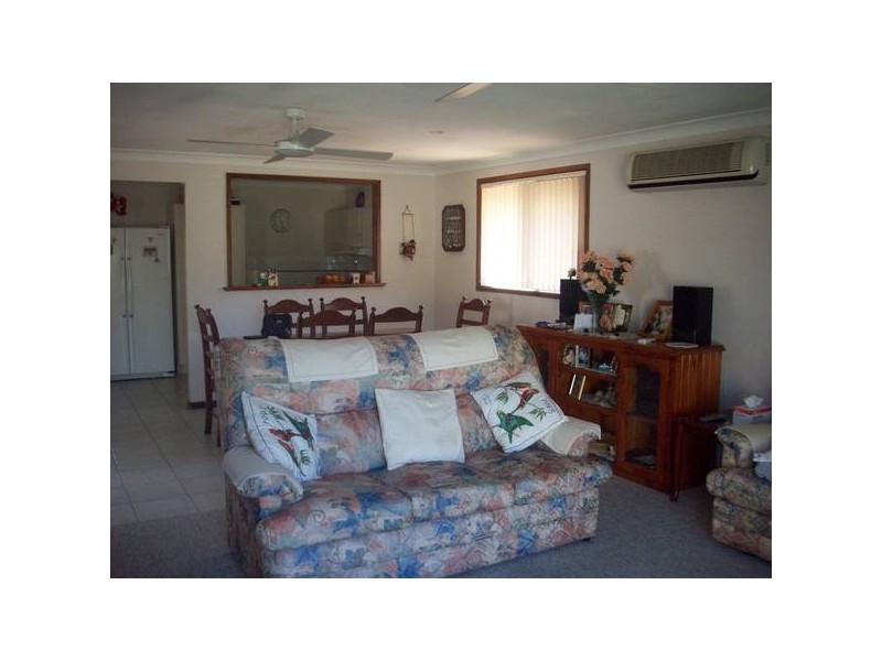 15 Centre St, Greta NSW 2334