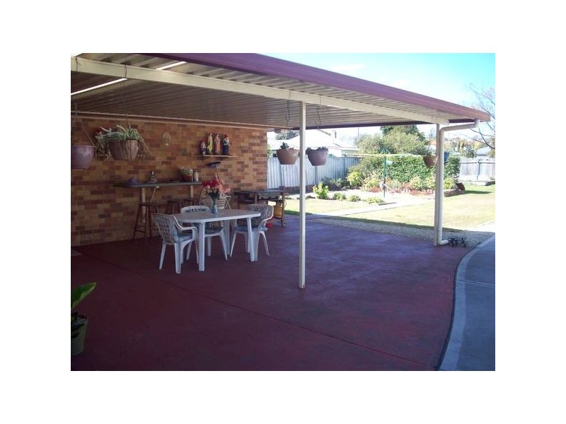 15 Centre St, Greta NSW 2334
