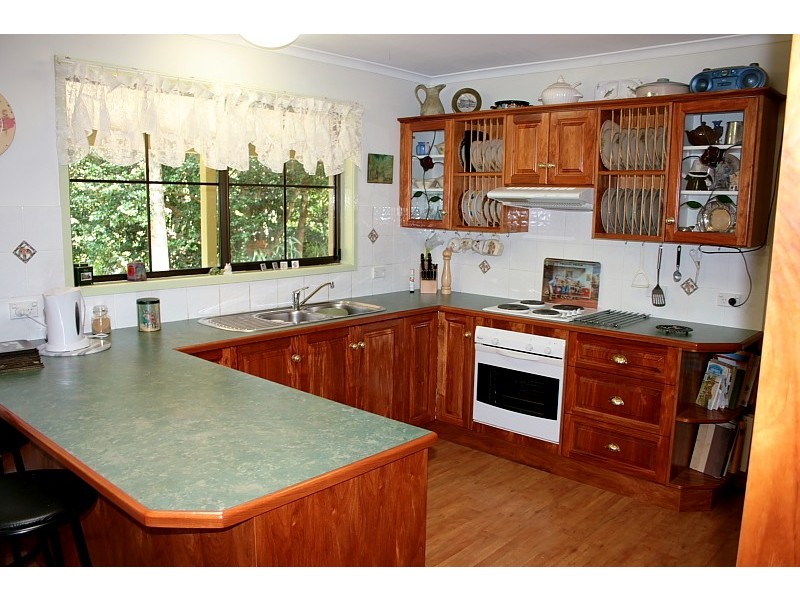 98 geissmann dr, North Tamborine QLD 4272