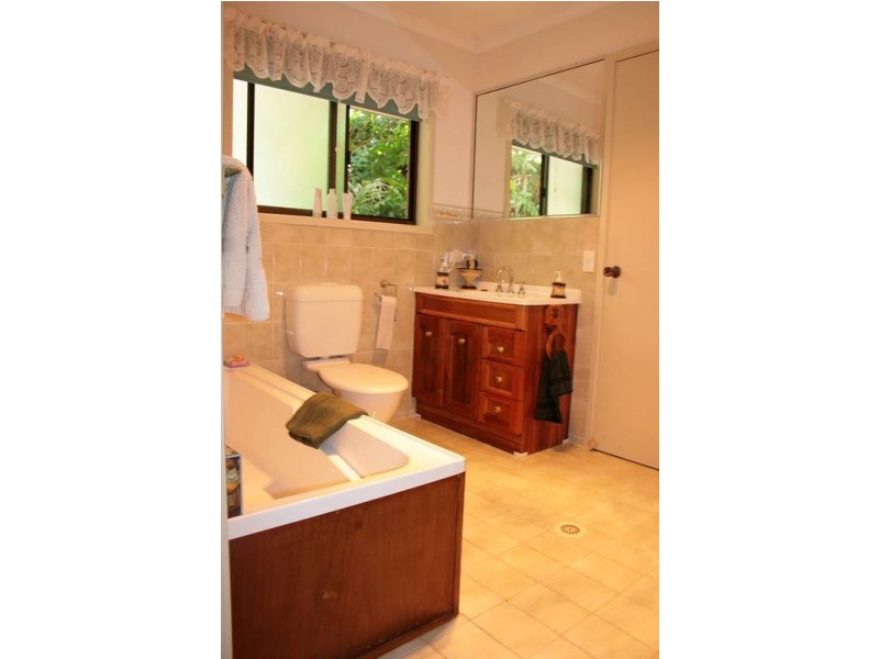 98 geissmann dr, North Tamborine QLD 4272