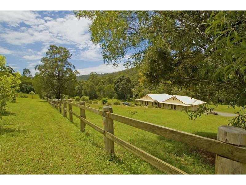 35 WATERFALL DR, Wongawallan QLD 4210