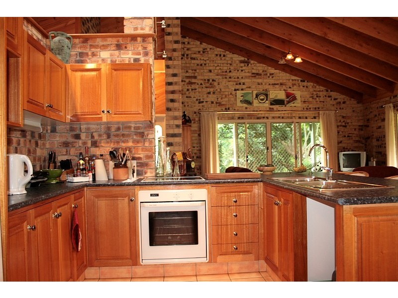 9 Winema Dr, North Tamborine QLD 4272