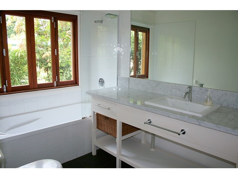 Eagle Heights QLD 4271