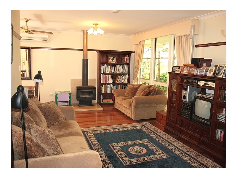 16 Mayon Court, Eagle Heights QLD 4271