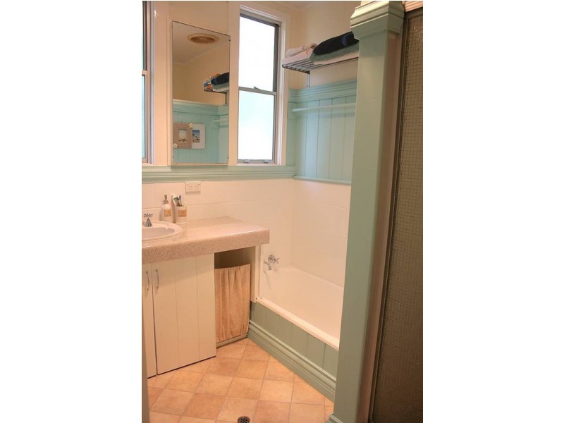 16 Mayon Court, Eagle Heights QLD 4271