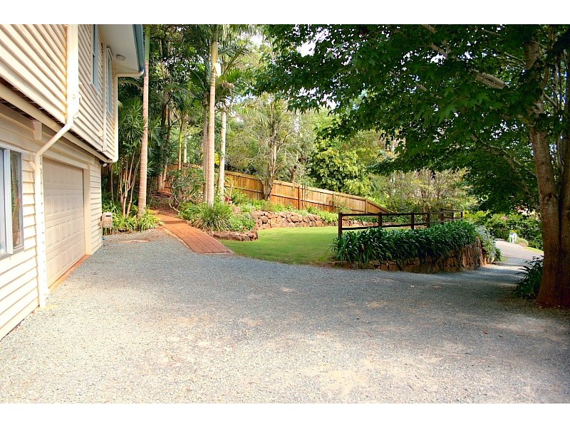 16 Mayon Court, Eagle Heights QLD 4271