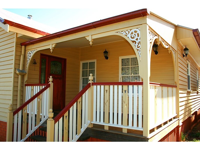 6 Wongawallan Road, Eagle Heights QLD 4271