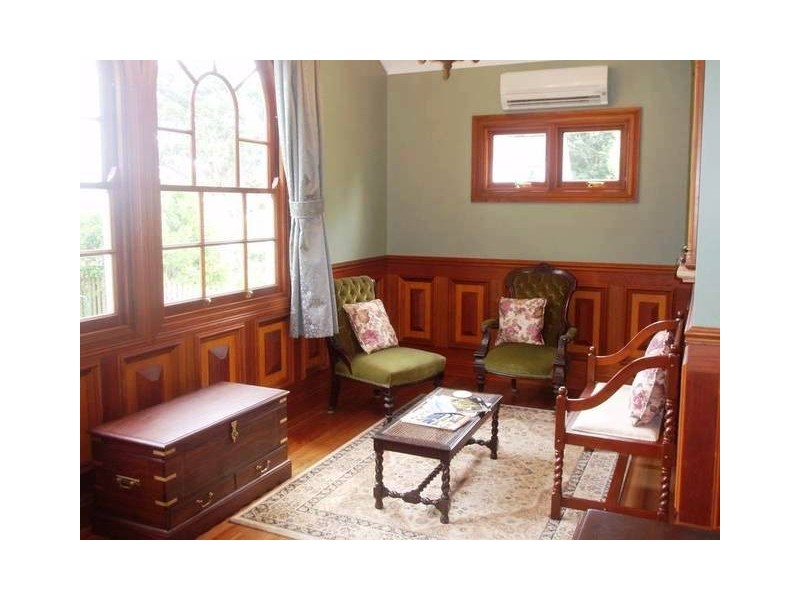 6 Wongawallan Road, Eagle Heights QLD 4271