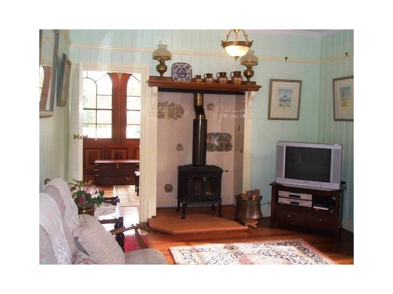 6 Wongawallan Road, Eagle Heights QLD 4271