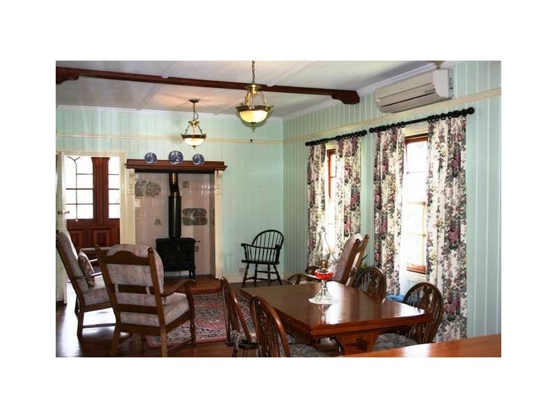 6 Wongawallan Road, Eagle Heights QLD 4271