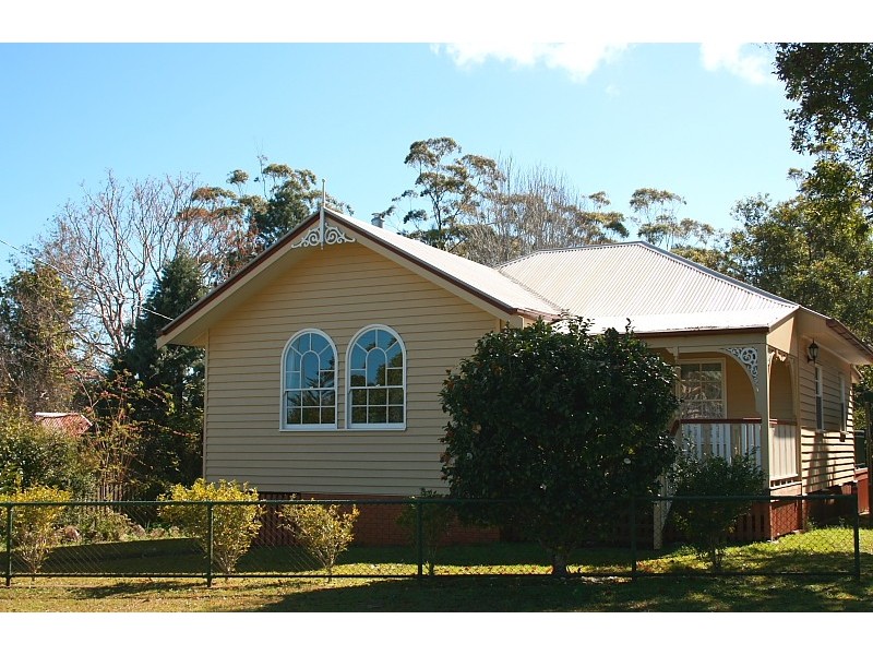 6 Wongawallan Road, Eagle Heights QLD 4271